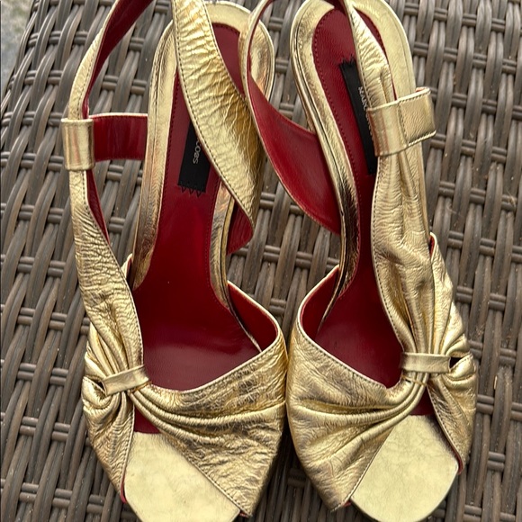 Marc Jacobs Gold and Red Heels with Knotted Design - Picture 1 of 9